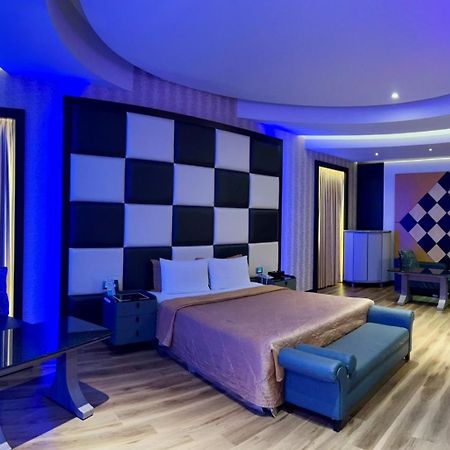 Wei Feng Exquisite Motel Pintung Branch Pingtung Экстерьер фото