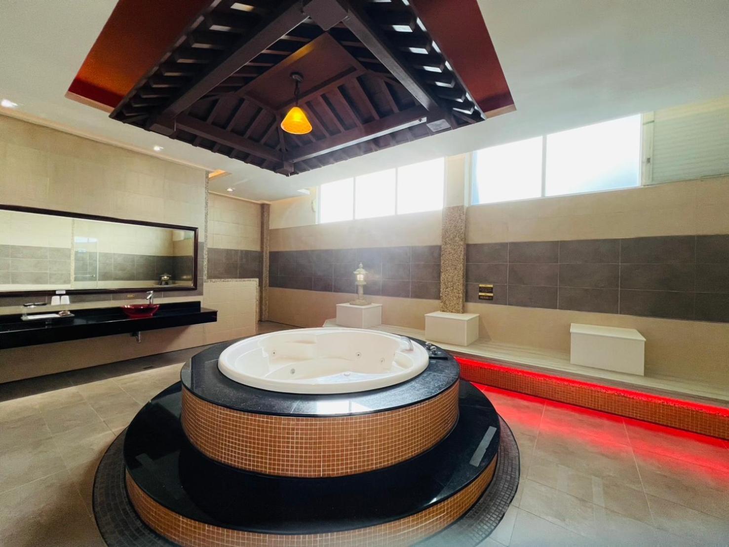 Wei Feng Exquisite Motel Pintung Branch Pingtung Экстерьер фото